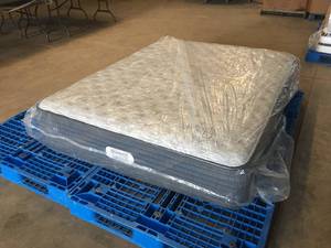 Brand New Beautyrest Platinum Preferred Cedar Ridge 14.5 Extra Luxury Firm Queen Mattress