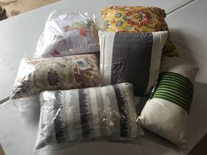 BIG Brand New Department Store Closeout Decorative & Throw Pillows Variety Lot