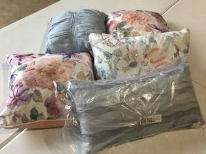 BIG Brand New Department Store Closeout Decorative & Throw Pillows Variety Lot