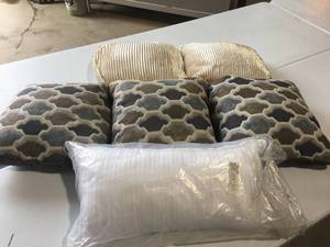 BIG Brand New Department Store Closeout Decorative & Throw Pillows Variety Lot