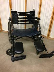 lot 9 image: Invacare Tracer IV Wheelchair - Super Nice Condtion
