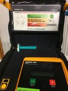 lot 37 image: MSRP $1500 Medtronic Physio Control Lifepak 500 AED  Automated External Defibrillator - Test As Working However Needs Replacement Battery