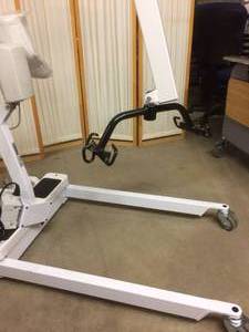 WOW MSRP $2000 Sunrise Medical Power Patient Lift 450lb Capacity With Brand New Sling - Comes With Working Battery &amp Charger - Great Working Condition