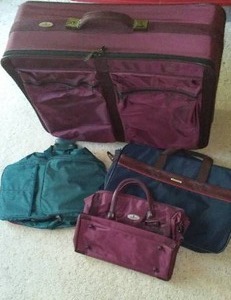 lot 8 image: Luggage and bags.
