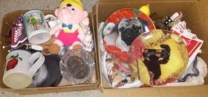 lot 19 image: Miscellaneous dcor and more.