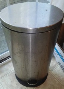 lot 30 image: Stainless foot pedal garbage can.