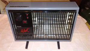 lot 49 image: Arvin Alert Electric Heater- Excellent.