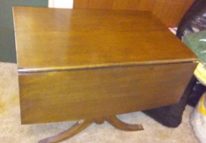 lot 70 image: Vintage Duncan Fyfe Style oak wood dining set.
