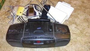 lot 77 image: Radio and electronics. See all pics.