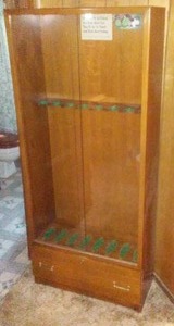 lot 84 image: Wood Gun cabinet.