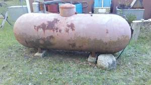 lot 112 image: Propane tank