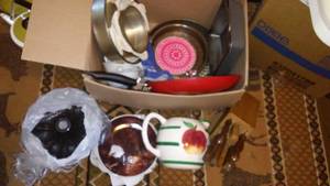 lot 136 image: Cake Pans, knife set and more.