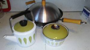 lot 140 image: Coated wok and 2-retro cookware.