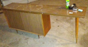 lot 197 image: Mid-Century Workstation  Stunning Design.