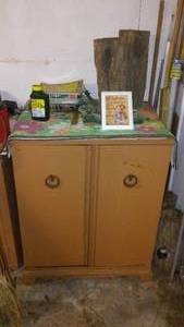 lot 199 image: Vintage Cabinet with Contents  Cool.