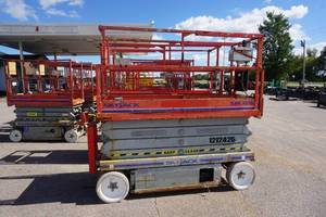 Sky Jack Model SJIII 3226 Scissors Lift
