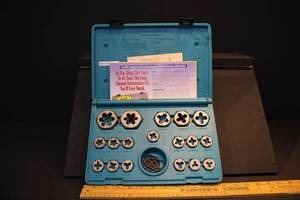 lot 8 image: Four Star Metric Thread Repair Kit in plastic case