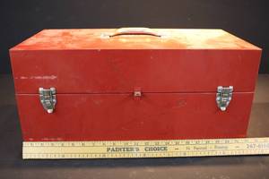 lot 16 image: CMS 22 Metal Toolbox with foldout