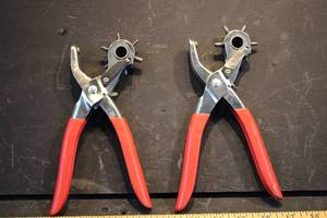 lot 60 image: 2 Hole punches