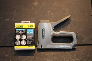 lot 69 image: Stanley TR250 Stapler with 5000 staples USA