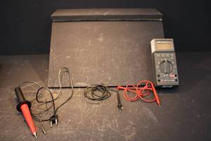 lot 85 image: Fluke 27FM Multimeter with hard case and probes