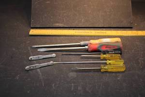 lot 91 image: Lot of 8 Screwdrivers