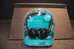 lot 107 image: New logitech USB H390 Headset with noise cancelling mic
