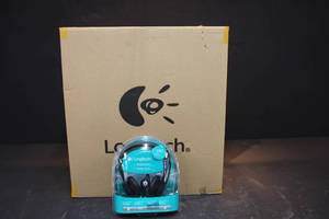 lot 108 image: Lot of 16 Logitech USB H390 Headset with noise cancelling mic, new