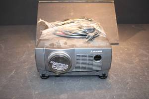 lot 115 image: Mitsubishi LVP-X400BV Projector