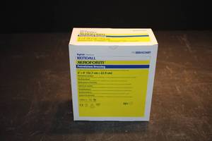 lot 123 image: Box of 50 Kendall Xeroform Petrolatum Dressing 5 x 9
