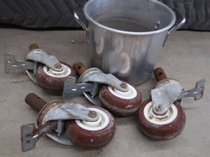 HEAVY DUTY CASTORS IN A SOUP POT