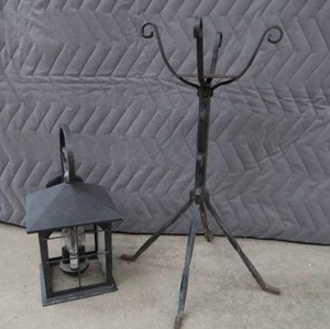OUTDOOR LIGHT FIXTURE