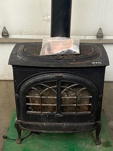 lot 13 image: Gas-Fired Stove
