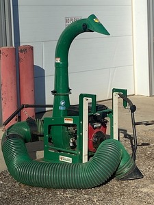 lot 3 image: Billy Goat Commercial Hang-On Collection  Debris Vac System