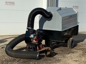 lot 2 image: Trac-Vac Commercial Towable Lawn Mower Collection System