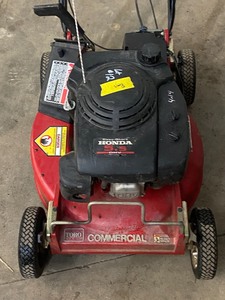 lot 12 image: Toro Commercial 21 Lawn Mower