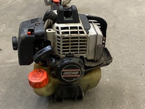 lot 19 image: Echo SRM-260 Commercial Grass Trimmer