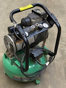 lot 21 image: SpeedAire 6-Gallon 150PSO Electric Air Compressor