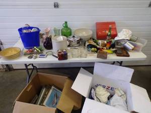 Huge lot of Vintage Items, Dcor and Glassware