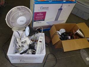 Assorted lot with light Fixture and lights