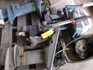 Evinrude 15hp, good parts motor...