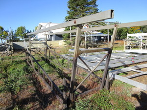 Pontoon lift - narrow - suitable fo...