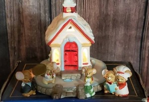 Mouse Carolers Set
