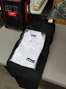 lot 412 image: Lot of (4) Clothing  - Tru-Spec Work Pants Size Small Regular (x3),  Button Down Pocket Shirt by Uniforms Today Size Small White