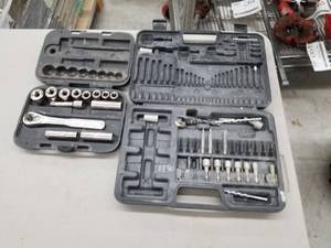 lot 414 image: Lot of (2) Hand Tool Sets  - Ratchet Socket 13-piece, Drill Bits (partial set)