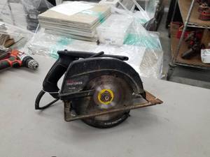 lot 415 image: Craftsman 315.10901 7 Circular Saw