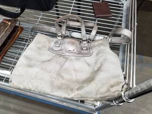 lot 427 image: Coach Womens Purse