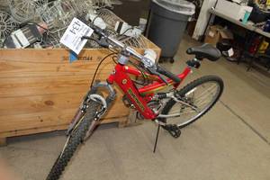 lot 434 image: Roadmaster Power X Mens 26 Trail Bike with 22 Red Frame