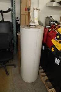 lot 448 image: A.O. Smith ProMax Automatic Storage Water Heater 40-Gallon, natural gas