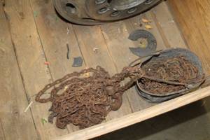 lot 458 image: Chain with Hook End (in bucket)